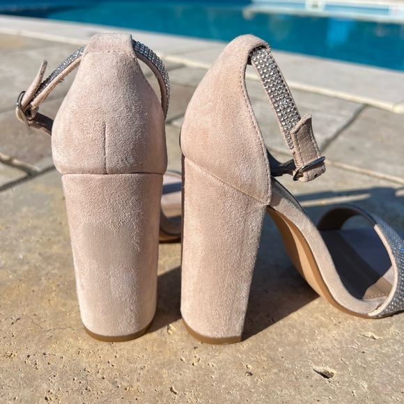 Steve Madden 4” beige suede heels - Picture 3 of 6